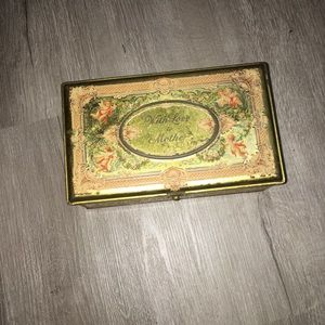 Vintage Artstyle Chocolate Tin Box
